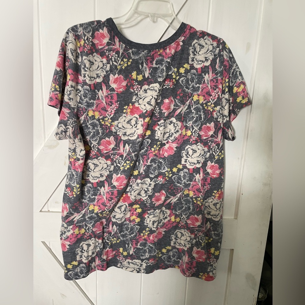 Classic fit, torrid, 2, plus, 18/20, floral, two tone summer top! - Picture 2 of 3